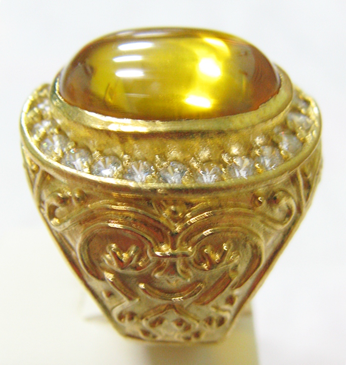 สินค้าจองค่ะ แหวนพลอยมณีใต้น้ำสีเหลืองทองเหลืองล้อมเพชร(ทุกราศี)ค่ะ