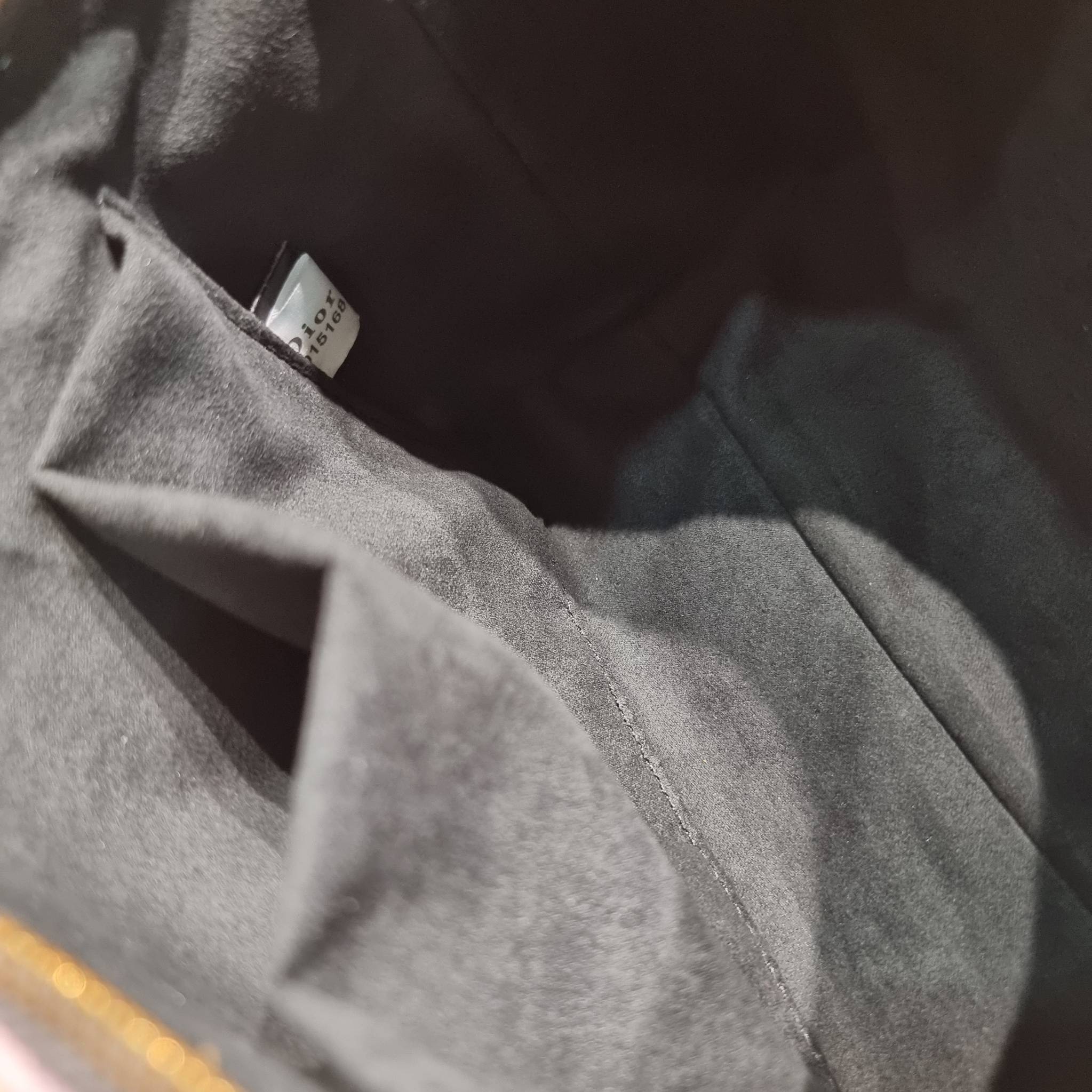 Dior travel nomad pouch / DIOR POUCH BAG พร้อมส่ง กระเป๋าทรงพอช ขนาดกำลังดี ดีไซน์ให้เป็นได้ทั้งกระเป๋าพกพาเอนกประสงค์ เวลาไปท่องเที่ยว หรือจะใช้เป็นกระเป๋าหลักพกของสำคัญก็ได้