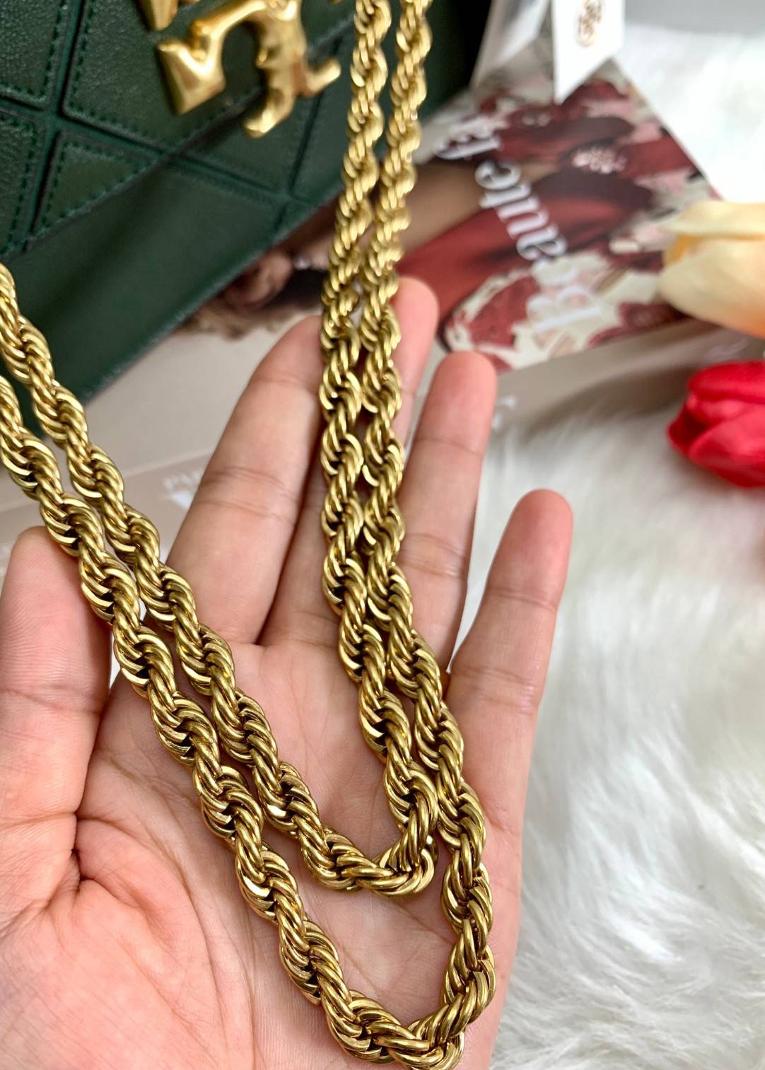 สวยจริงคุณภาพสูง ไม่จกตาค่ะ!! TORY BURCH ELEANOR QUILTED CONVERTIBLE SHOULDER BAG ((73590)) พร้อมส่งที่ไทย ใครรออยู่ห้ามพลาด จำนวนจำกัดค่ะ!! อีกรุ่นที่น่าครอบครองมากๆค่ะ😘 กระเป๋าสะพายข้างและทบสายเป็นคล้องไหล่ได้ หนังแท้ชั้นดีที่สุด ทำลายเหลี่ยมตัด