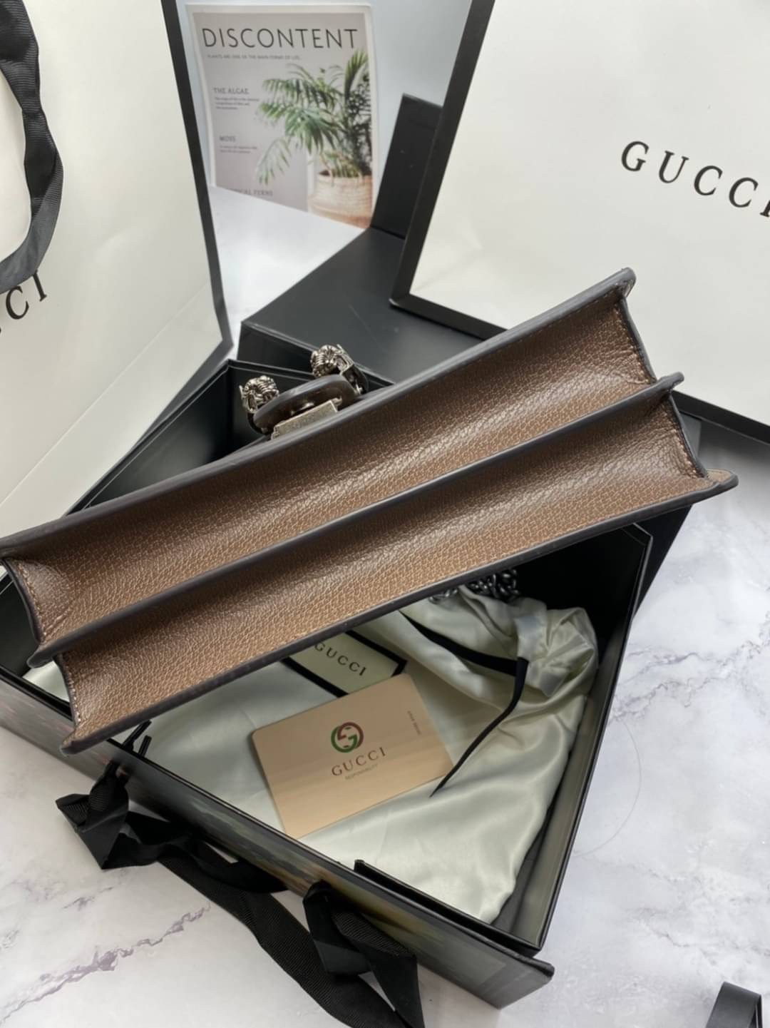 GUCCI Dionysus GG Top Handle Bag กระเป๋าสะพายไหล่ พร้อมหูจับในตัว ดีไซน์ให้ใช้งาน และพกพาได้สะดวกขึ้น ดึงดูดและสะกดสายตา รุ่นหายาก ที่สาวๆตามล่า!!
