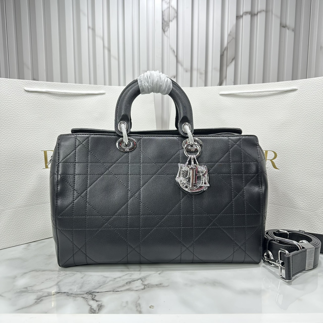 ORI หนังแท้ | Dior Granville Cannage Leather 2way Bag / Dior Keepall Bag กระเป๋าสะพายใบใหญ่ ภายในโล่งกว้างจุของได้เยอะ