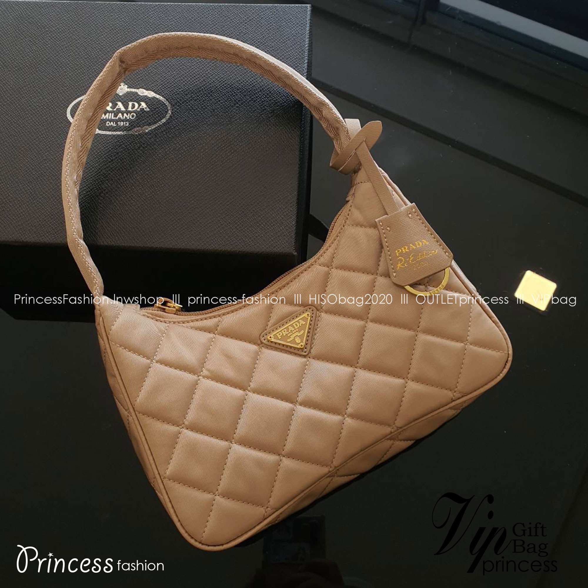 Prada Hobo Mini Quilted Black Nylon Shoulder Bag / PRADA NYLON HANDBAGS ขนาดกะทัดรัด อะไหล่ทอง วัสดุทำจากผ้าNylon ลายตาราง อย่างหนา อยู่ทรง กันน้ำได้ หายห่วงคะ