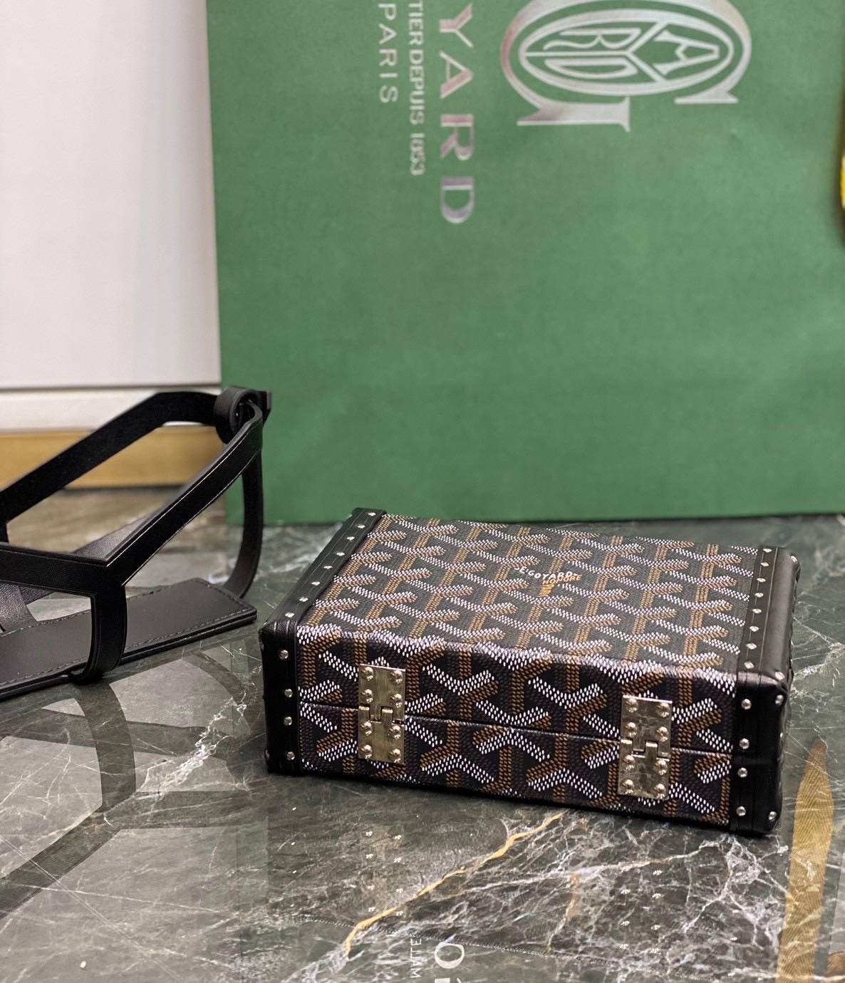 ORI หนังแท้ | Goyard Minaudière Trunk Bag กระเป๋าสะพายทรงแมสเซ็นเจอร์ เป็นคลัตช์ได้ในใบเดียว น้ำหนักเบา ทรงกล่องดีไซน์ใช้งานง่าย สวยหรู