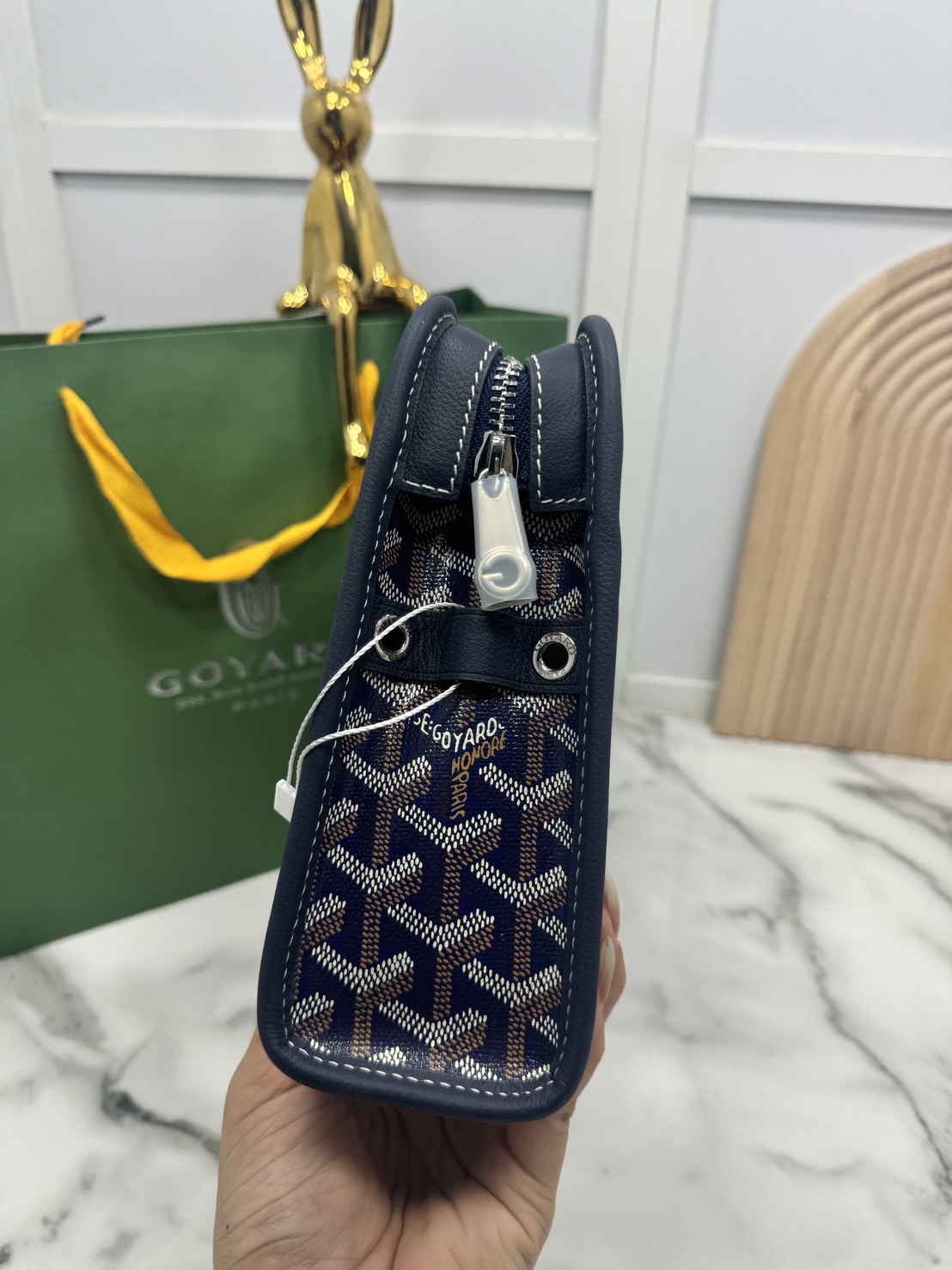 ORI หนังแท้ | Goyard Jouvence MM Toiletry Bag / Goyard Clutch bag กระเป๋าทรงคลัชกะทัดรัด เหมาะสำหรับการเก็บของในแนวตั้งและป้องกันการหกหรือรั่วไหล แคนวาสทำความสะอาดง่าย