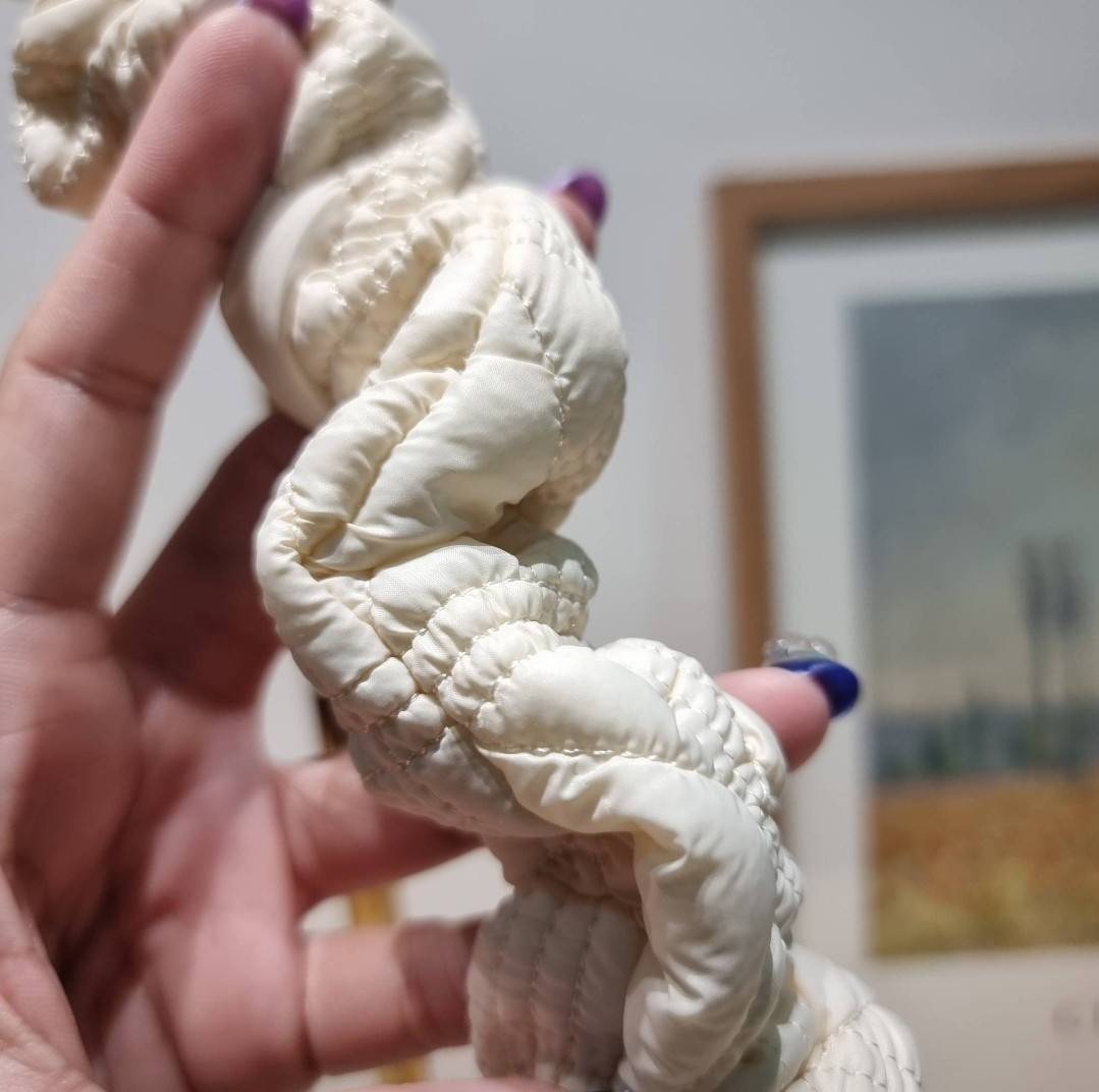 Carlyn cozy bag / Carlyn glaze bag 13 สีพร้อมส่ง อีกหนึ่งคอลเด็ด ที่ฮิตแบบฉุดไม่อยู่ กับไอเท็มนุ่มนิ่มจากเกาหลี พร้อมสีใหม่ล่าสุด กระเป๋าสะพายก้อนเมฆสุดเก๋ ที่สามารถใช้ได้หลากหลาย