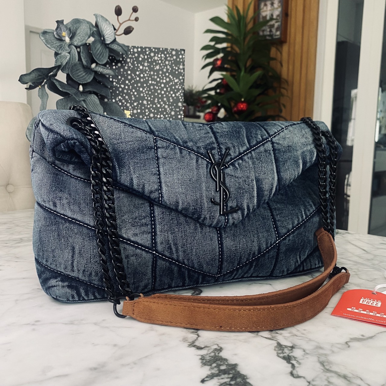 YSL Puffer denim shoulder bag กระเป๋าสะพายเดนิมฟอก สวยเท่ห์คลาสสิกลายเชฟล่อนเป็นเอกลักษณ์ รุ่นเดนิมยอดนิยม ทรงสวย ใช้ได้บ่อยไม่มีเบื่อ ดีไซน์เรียบหรู