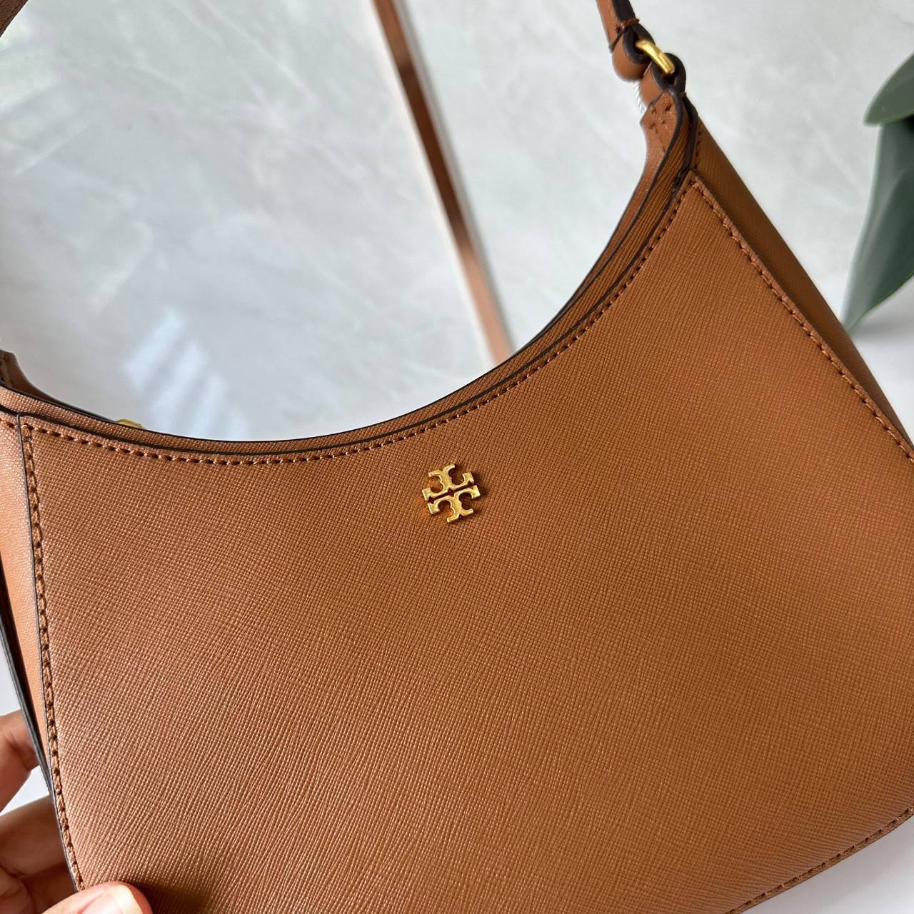 TORY BURCH EMERSON ZIP SHOULDER BAG 137416 / TORY BAG พร้อมส่ง 3 สี กระเป๋าสะพายไหล่ / คล้องแขน หนังซาเฟียโน่ ทนทาน