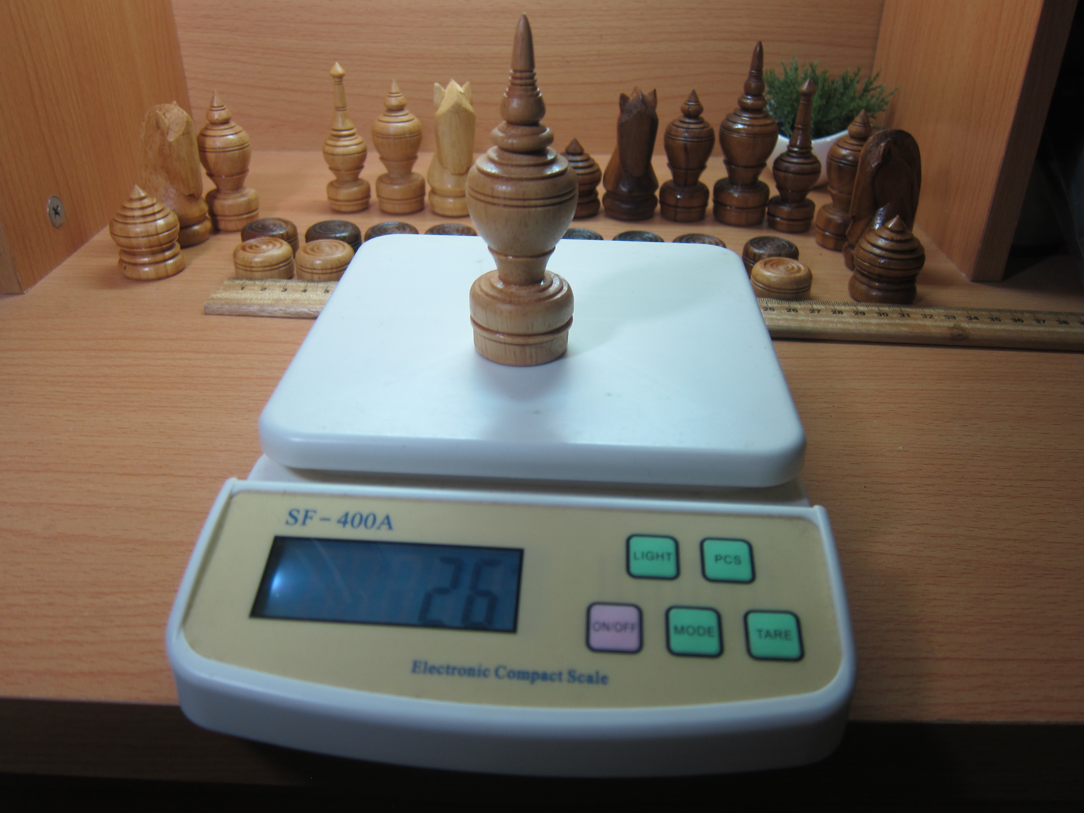 ตัวหมากรุกไทยไม้สักและไม้ยางพารา