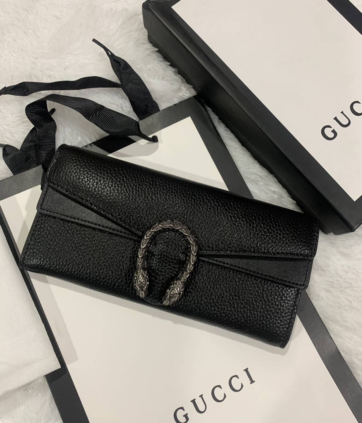 GUCCI Dionysus Long Wallet กระเป๋าสตางค์ใบยาว ดีไซน์อะไหล่สีรมควันทรงโค้งรูปหัวสิงโต วัสดุหนังแกะสังเคราะห์ หนังเงาสวยมาก