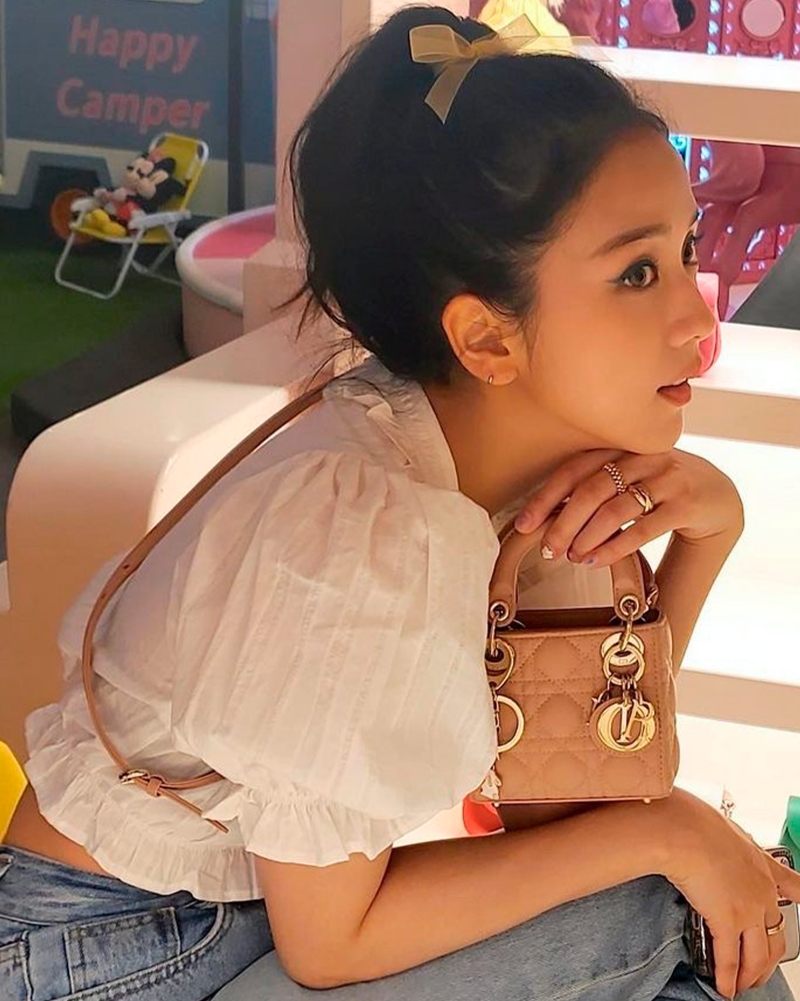 Micro Lady Dior Bag Dark Pink Metallic Canvas Embroidered with Multicolor Crystals เกรดใช้งานสลับใบจริงได้ เทพออริจินอล เป็นรุ่นสั่งทำพิเศษ ภาพสินค้าถ่ายจากงานขายจริงใช้งานต่างประเทศได้