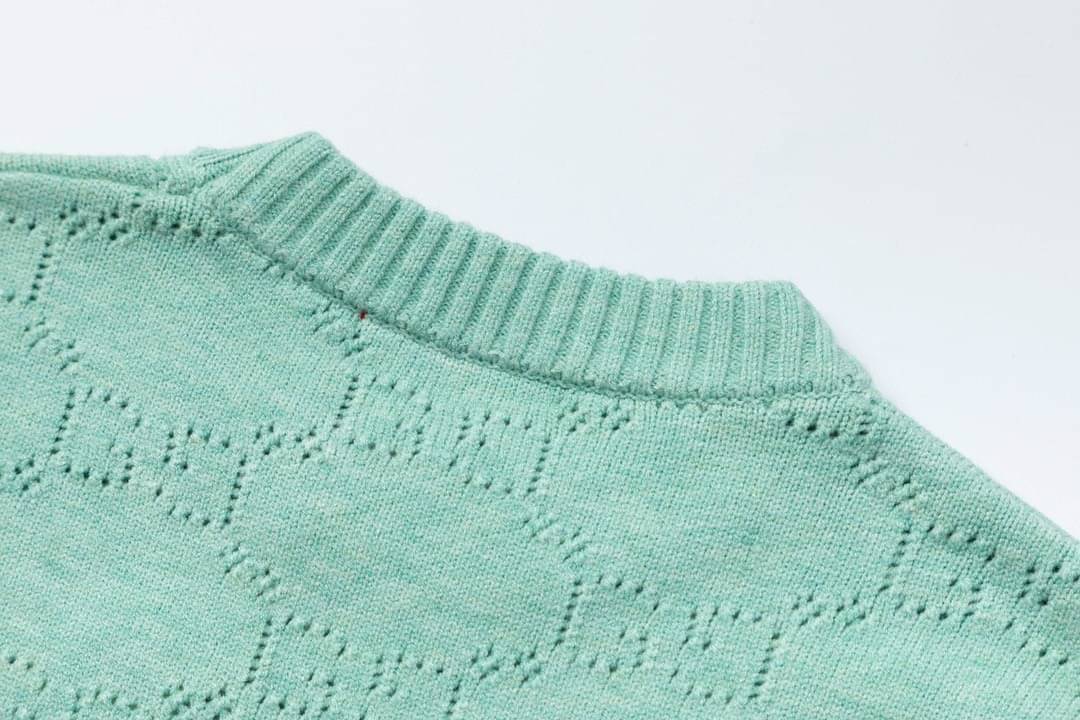 GUCCI Sweater / GUCCI Pullover aus Wolle mit GG งานเกรดออริจินอล มีป้ายแท็กที่คอเสื้อทุกตัว ใส่ได้ทั้งผู้หญิงผู้ชาย พร้อมส่งที่ไทย ภาพสินค้าถ่ายจากงานขายจริง ใช้งานต่างประเทศได้