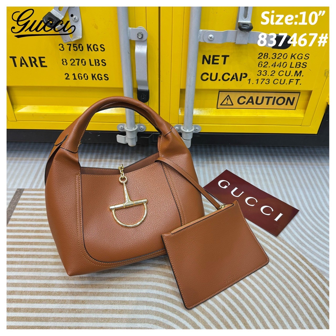 Gucci Softbit medium top handle bag กระเป๋าทรงโฮโบโฉมใหม่ อะไหล่เป็นเอกลักษณ์ของแบรนด์ในรูปแบบ Horsebit ครึ่งรูปขนาดใหญ่ หรูหราและใช้งานสะดวก รูปทรงสไตล์สบายๆ หนังลายเกรนสวยหรูนุ่มนวลพร้อมเท็กเจอร์อันโดดเด่น