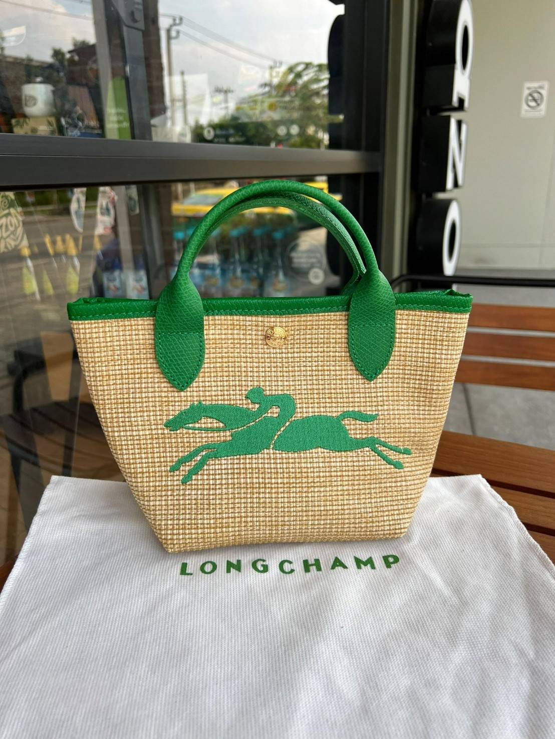 Longchamp Le Pliage Paris-St Tropez Handtasche มาแร้ววววใหม่ล่าสุดนุ้งมินิ ตัลร๊ากกก วัสดุสาน ด้านหน้าปักโลโก้ม้าอันเป็นสัญลักษณ์ของแบรนด์ ทนทานแข็งแรง ใบมินิ น้ำหนักเบา จุของได้เยอะ ใส่กระเป๋าตังค์ โทรศัพท์ iphone+ ได้ ภายในโล่ง มีสายสะพายไหล่ Crossbody 