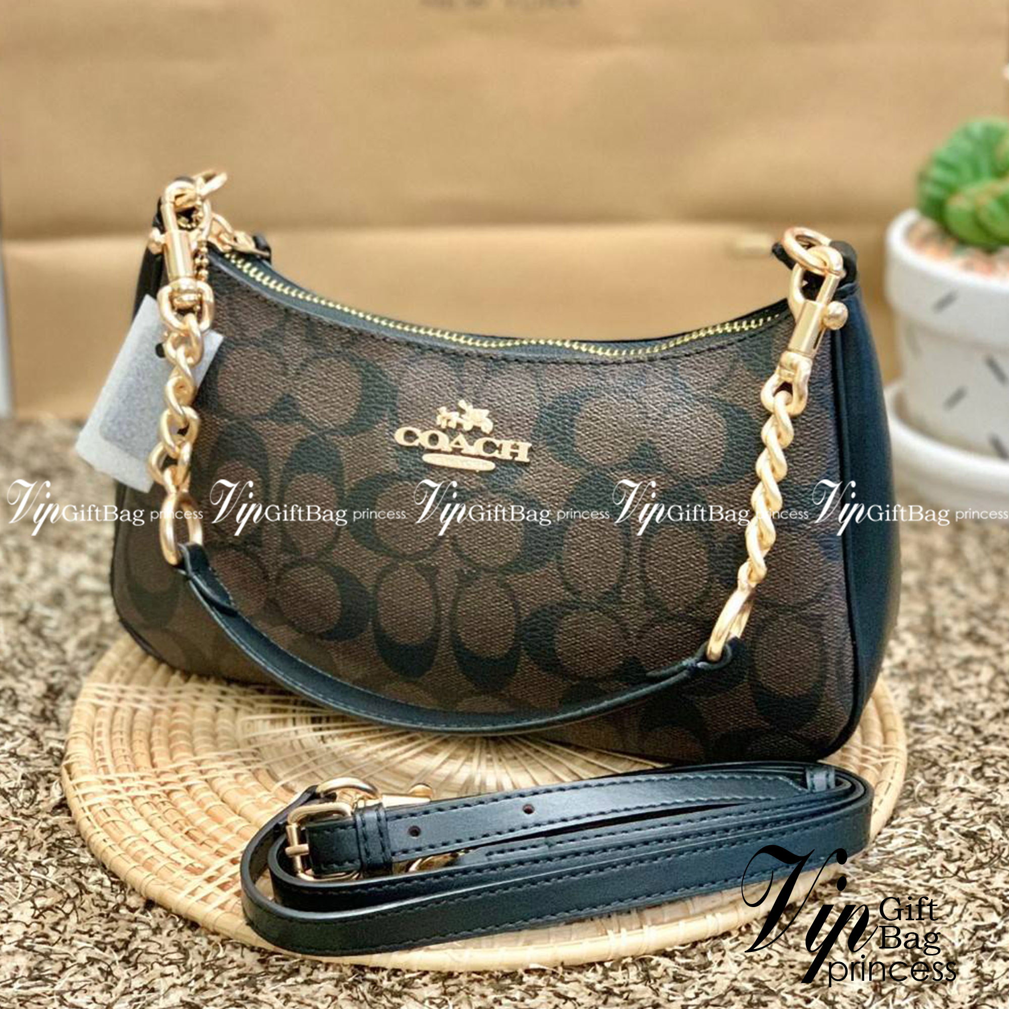 พร้อมส่งครบสี สวยทุกสีเลยค่า😘 ((CA173//CA209//CA548)) COACH TERI SHOULDER BAG 🔹กระเป๋าทรงพอช ในรูปแบบหนังแท้ หนังนิ่มสวยมากค่ะ