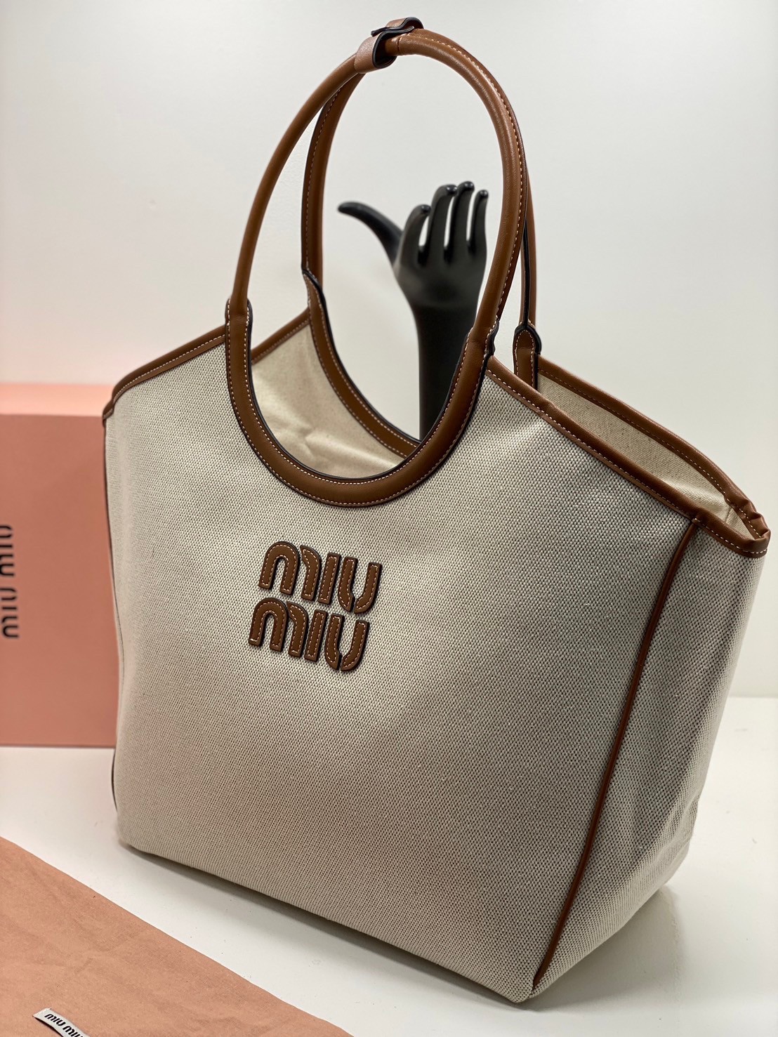 MIU MIU IVY TOTE BAG LARGE 34cm กระเป๋าถือ/สะพายทรงโท้ทใบใหญ่ คิ้วท์สุด จุของได้เยอะ เกรดออริ 1:1 ใช้งานต่างประเทศได้
