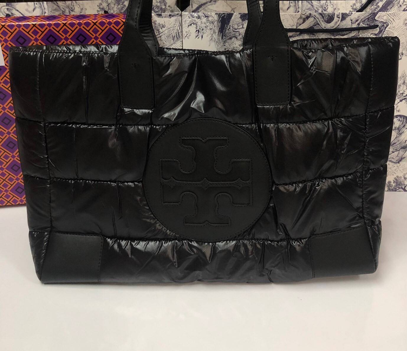 พร้อมส่งที่ไทย TORY BURCH Ella Puffer Tote Bag 40cm กระเป๋าโท้ทใบใหญ่ ภายในโล่งกว้าง จุของได้เยอะ ภาพสินค้าถ่ายจากงานขายจริง ใช้งานต่างประเทศได้