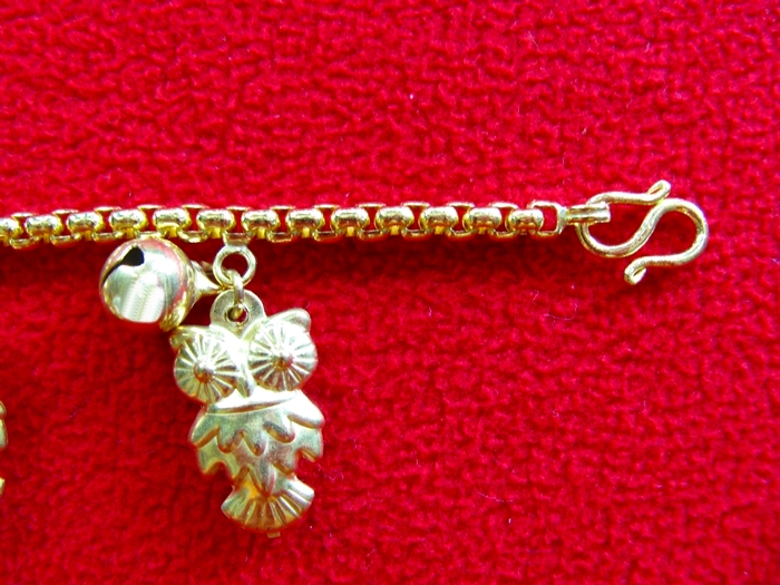 สินค้าจองค่ะ สร้อยข้อมือทองเหลือง+จี้นกฮูกค่ะ