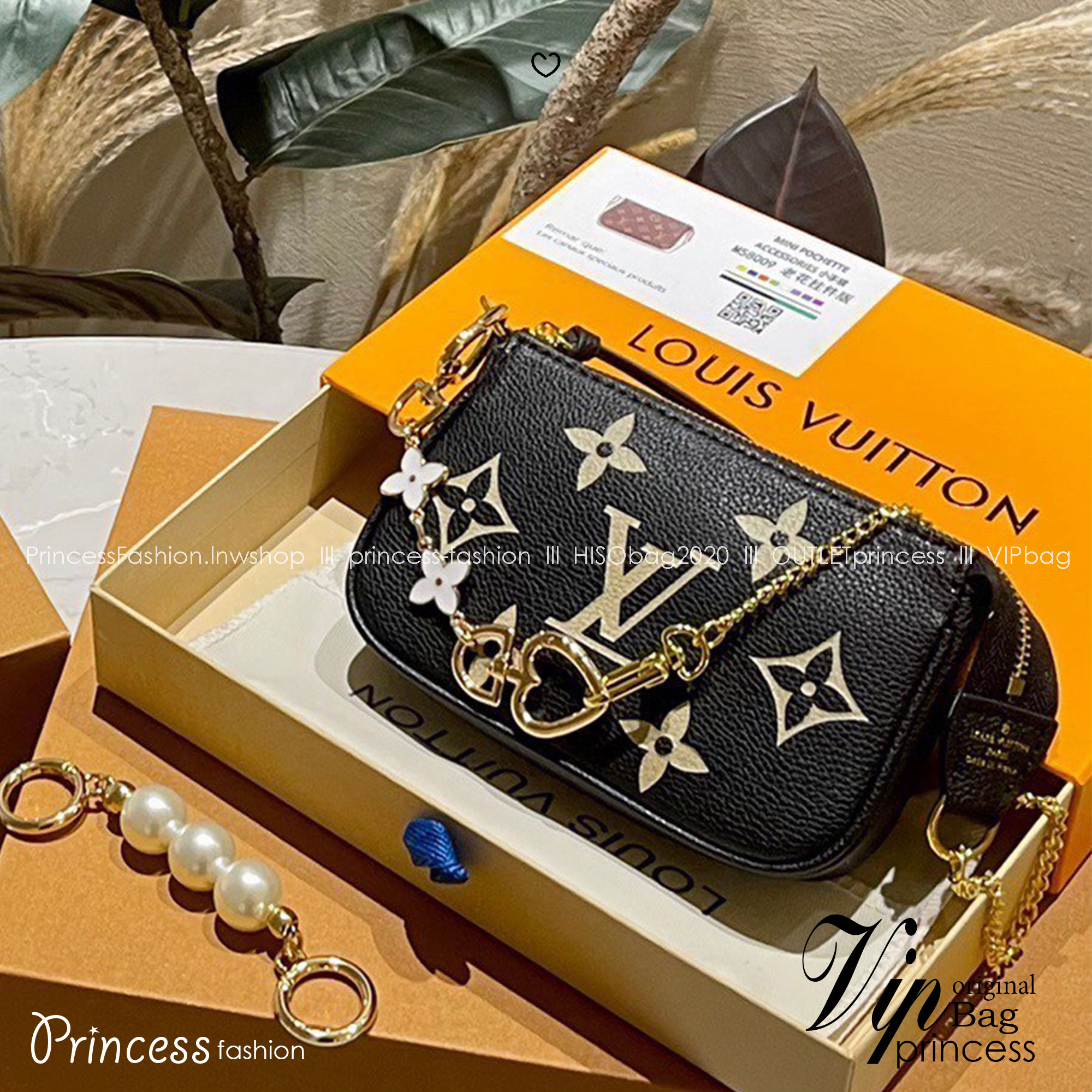 LV Mini Pochette Accessoires กระเป๋าทรงพอชไซส์มินิน่ารัก สวยงามน่าหลงใหล มาพร้อมสายโซ่ประดับมุกและหัวใจ สุดคุ้มปรับใช้ได้ตามต้องการ ถือออกงานดูแพง แมชชุดน่ารัก ได้ใบนี้ไปคุ้มแน่นอนค่ะ