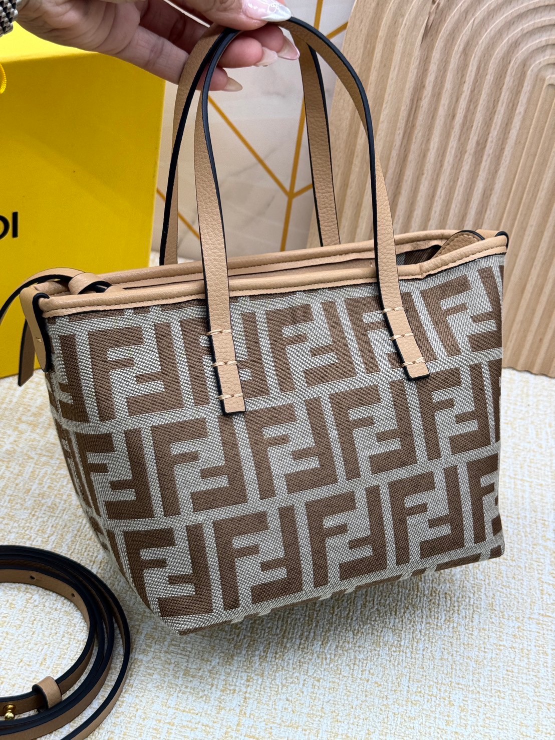 Fendi Roll Mini FF jacquard mini bag / YSL TOTE BAG MINI กระเป๋าสะพายทรงโท้ทไซส์มินิ เกรดออริ 1:1 ใช้งานต่างประเทศได้