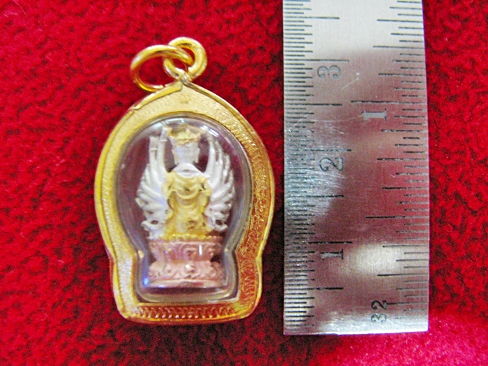 สินค้าหมดค่ะ จี้องค์เจ้าแม่กวนอิมพันมือองค์เล็กเนื้อสามกษัตริย์เลี่ยมกรอบใหญ่ทองไมครอนค่ะ