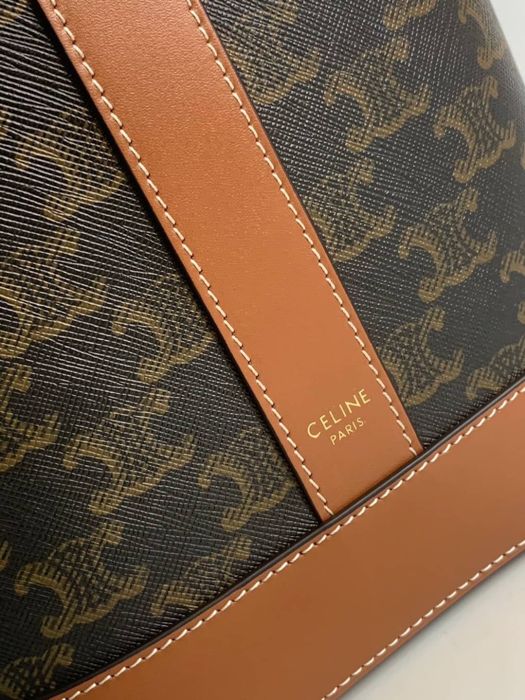 CELINE SMALL BUCKET IN TRIOMPHE CANVAS AND CALFSKIN เกรดท็อปออริ 1:1 เกรดดีสุด สลับแท้ หนังแท้และแคนวาสแท้ ใช้งานต่างประเทศได้ ภาพถ่ายจากงานจริง