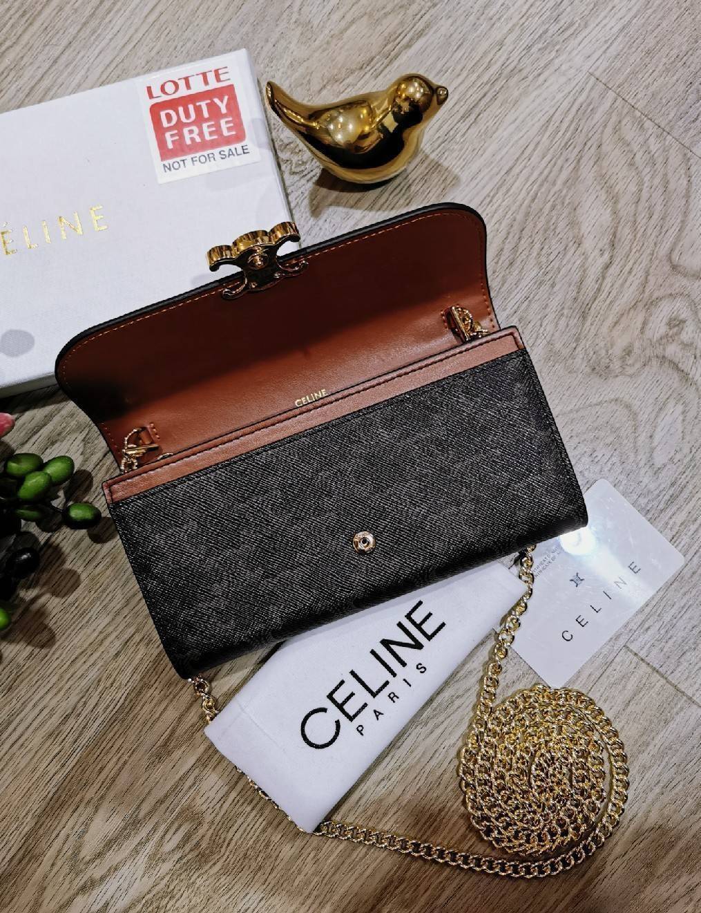 CELINE LONG WALLET BAG VIP GIFT WITH PURCHASE-GWP กระเป๋าพรีเมี่ยมกิ๊ฟ Limited จาก CELINE HAUTE PARFUME DUTYFREE COUNTER วัสดุ Triomphe Canvas