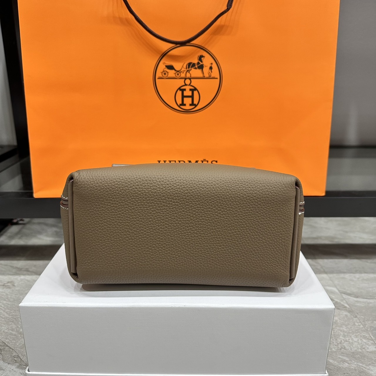 HERMES Hermes 24/24 Mini bag 20cm กระเป๋าถือ/สะพายแบรนด์หรู เอกลักษณ์ของความสง่างาม เกรดออริ สลับแท้ 1:1 ใช้งานต่างประเทศได้