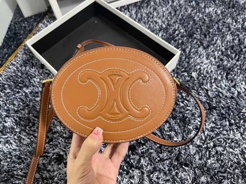 VIP 】หนังแท้ CELINE CROSSBODY OVAL PURSE IN SMOOTH CALFSKIN พร้อมส่งที่ไทย สีดำ สีน้ำตาล