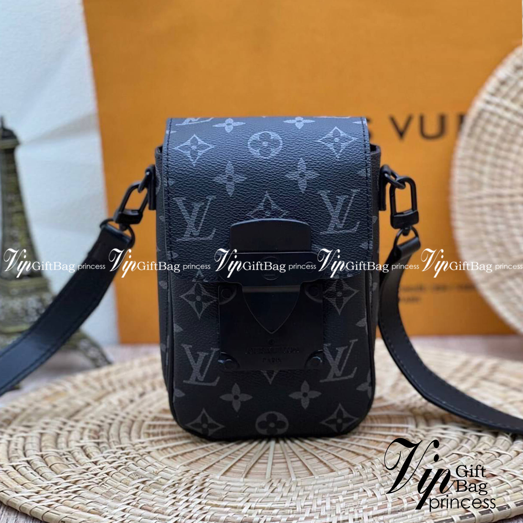 LV S-Lock Vertical wearable wallet / LV Phone bag Monogram Macassar coated canvas and black cowhide leather เกรดออริจินอล ใช้ได้ทั้งผู้หญิงผู้ชาย พร้อมส่งที่ไทย ภาพสินค้าถ่ายจากงานขายจริง ใช้งานต่างประเทศได้