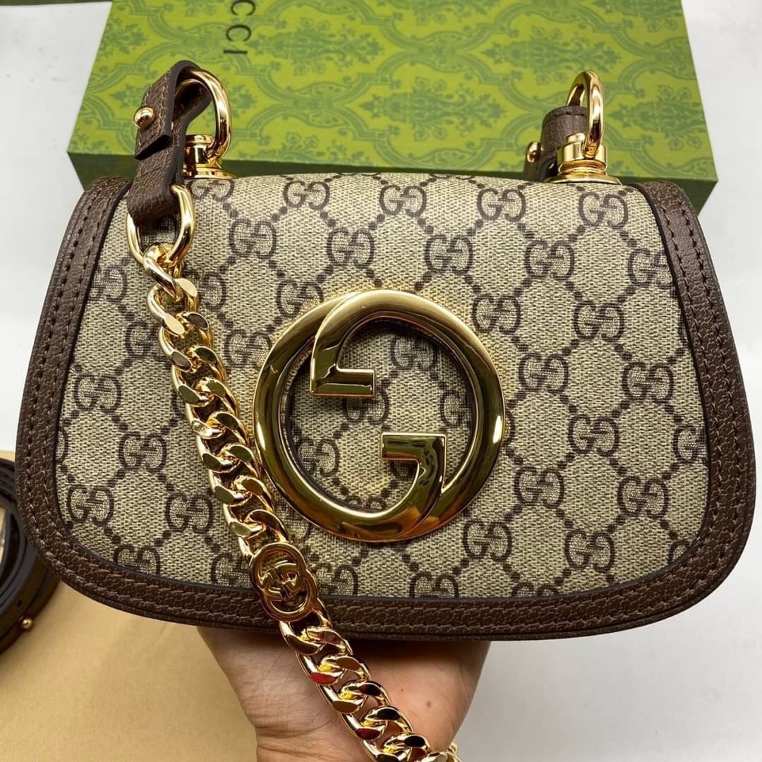 GUCCI Blondie mini shoulder bag / Gucci pouch เกรดออริจินอล ภาพสินค้าถ่ายจากงานขายจริง ใช้งานต่างประเทศได้ Interlocking G ในรูปแบบเรขาคณิต ฮาร์ดแวร์โทนสีทองช่วยเพิ่มความวินเทจให้กับสไตล์
