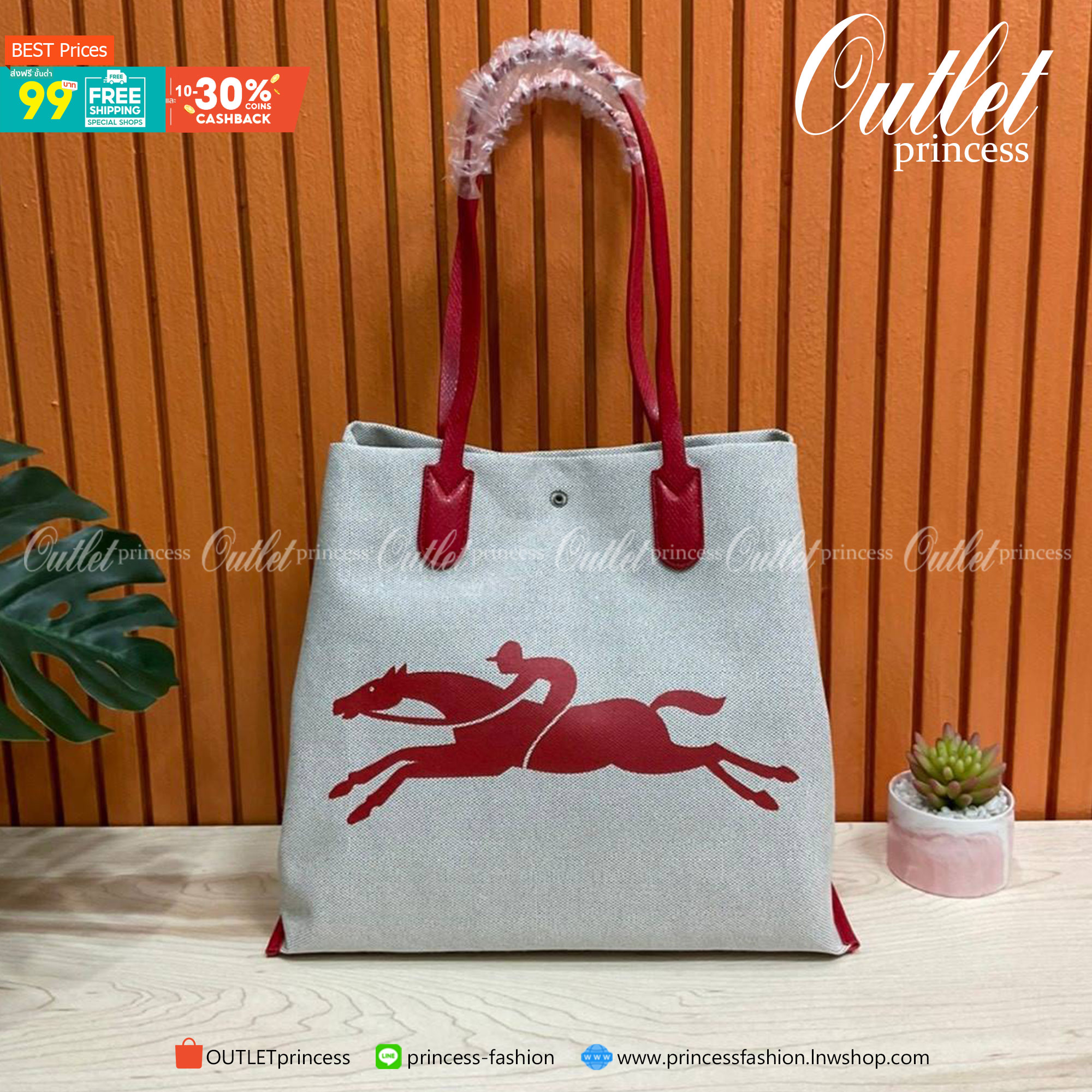 LONGCHAMP ESSENTIAL TOILE SHOULDER BAG L ECRU กระเป๋าสะพายข้าง รุ่นใหม่ล่าสุดทรงฮิต!! ฮิตกันมากๆในเหล่าบรรดาเซเลป วัสดุ Cotton Canvas & Grained cowhide ด้วยดีไซน์ทรงสวยคลาสสิค ขนาดกำลังดีเนื้อหนา ตั้งอยู่ทรง น้ำหนักเบา