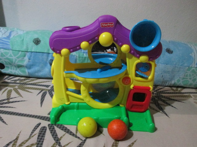 Fisher Price Roll a Round House ของเล่นเสริมพัฒนาการสำหรับเด็กมือสอง