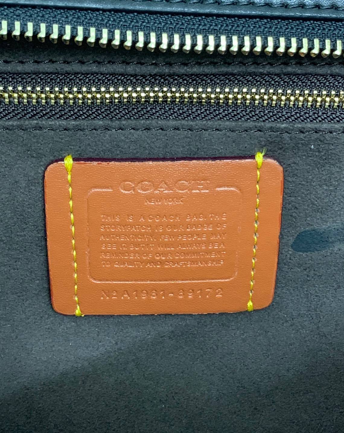 COACH COURIER CARRYALL 23 IN COLORBLOCK SIGNATURE CANVAS พร้อมส่ง 7 แบบ พร้อมส่ง ลุคดูไฮสุดๆค่ะ! กระเป๋าสะพายหนังหรูหราและคลาสสิค หนังแท้ชั้นดีที่สุด น้ำหนักเบา หนังสวยมากก สัมผัสแล้วหลงรักแน่นอนจ้าา😘