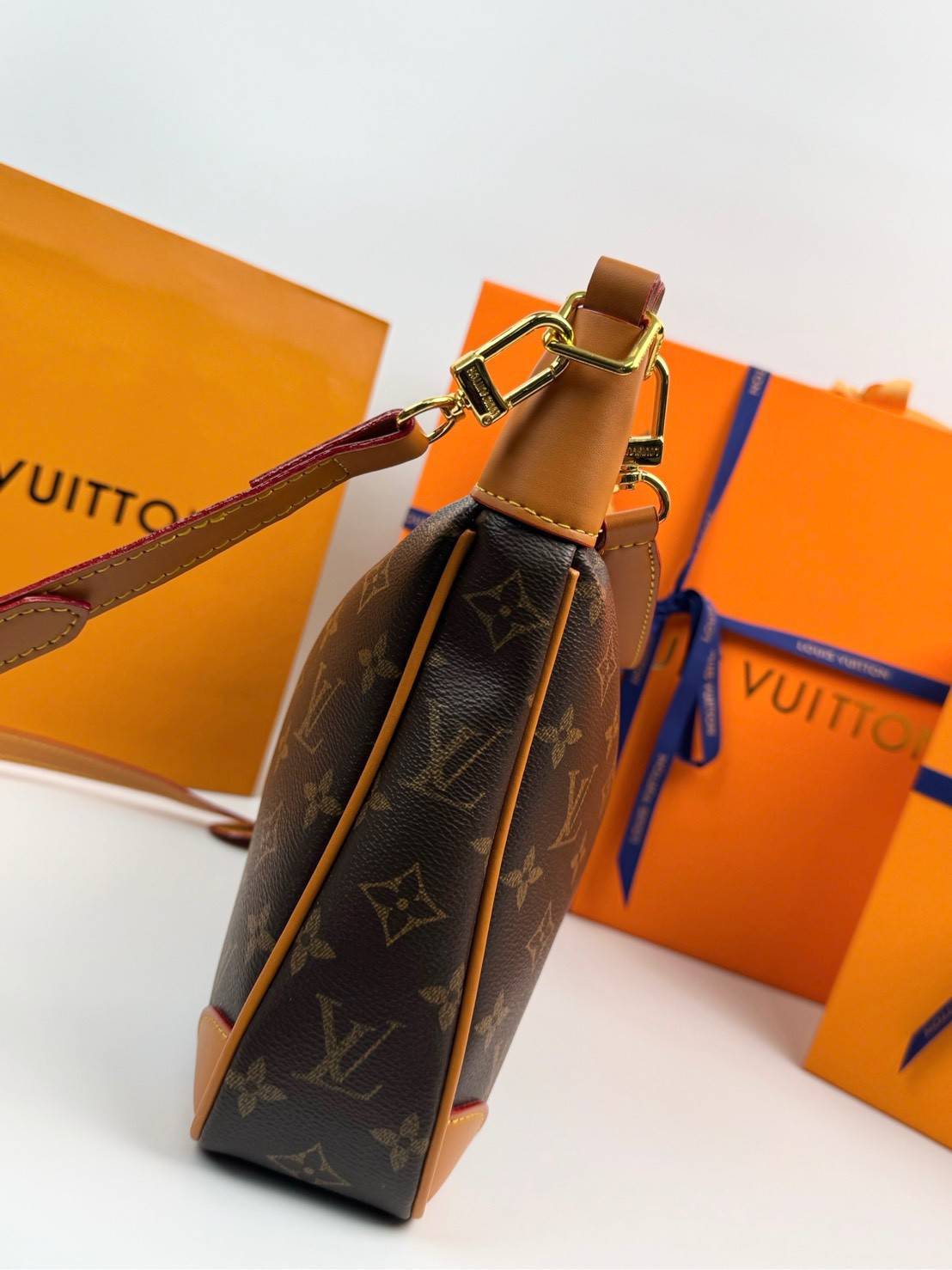 ORI หนังแท้ | LV Boulogne Hobo Bag 30 M14196 น้องใหม่พร้อมแล้ว…mom and dad พร้อมมั้ยค๊าา!! กับกระเป๋าสะพายทรงโฮโบขนาดใหม่ ไซส์ใหญ่ขึ้นเอาใจแม่ที่มีของใส่น้องเยอะๆ ดีไซน์สุดคลาสสิครุ่นสุดปัง