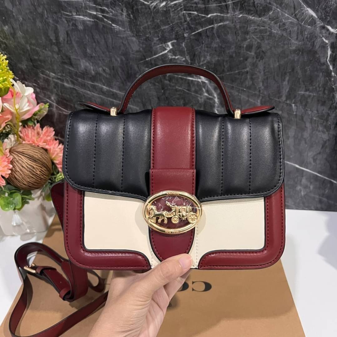COACH SMALL GEORGIE TOP HANDLE IN BLOCKED SIGNATURE CANVAS ((6504//0468//6192//6015)) compact body portable shoulder bag 🌈ห้ามพลาด รุ่นแนะนำค่าา! พร้อมส่งทันที! กระเป๋าหิ้ว//สะพายข้างได้ วัสดุหนังแท้ 🔺หนึ่งใบทำลายหนังผสมกัน3แบบได้ลงตัวสวยง