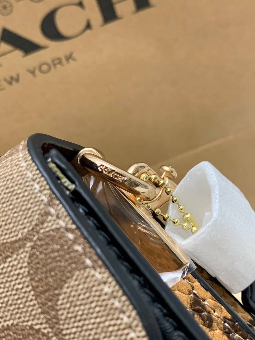 ของแท้ 💯% COACH SMALL GEORGIE TOP HANDLE IN BLOCKED SIGNATURE CANVAS ((6504//0468)) กระเป๋าหิ้ว//สะพายข้างได้ วัสดุหนังแท้