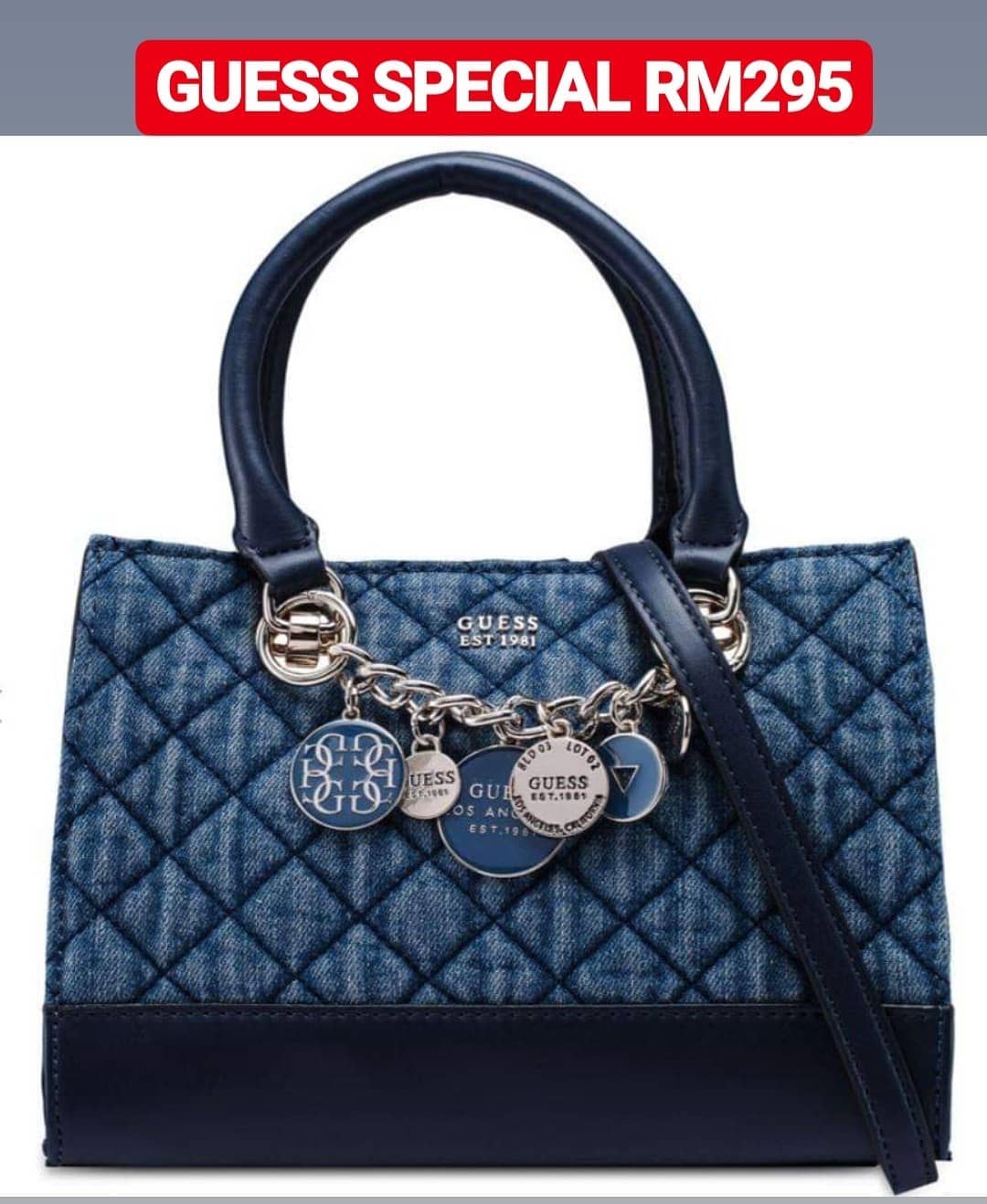 New arrival !! GUESS VICTORIA SATCHEL BAG 2018 หรูส่งท้ายปี รุ่นหายาก กระเป๋าถือหรือสะพายข้างได้ วัสดุเดินด้ายลายนวม นิ่ม น้ำหนักเบา ด้านหน้าห้อยอะไหล่แบรนด์เพิ่มความหรู ปากกระเป๋ามีกระดุมแม่เหล็ก แบ่ง 3 ช่อง สามารถใส่กระเป๋าสตางค์ใบยาวได้ มีช่องซิปคั่นกล