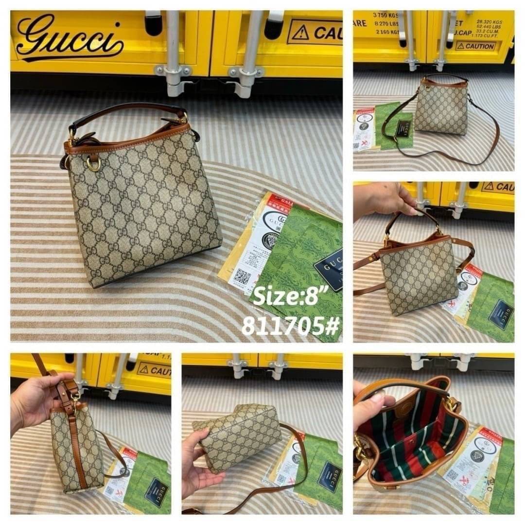 GUCCI GG Emblem mini bucket bag กระเป๋าทรงบัคเก็ตวินเทจงานแบรนด์หรู รุ่นใหม่ล่าสุด ดีไซส์สวยใช้งานง่าย ภายในโล่งกว้าง จุของได้เยอะ ถือหรือสะพายก็สวย Must Have!! เลยค่ะ