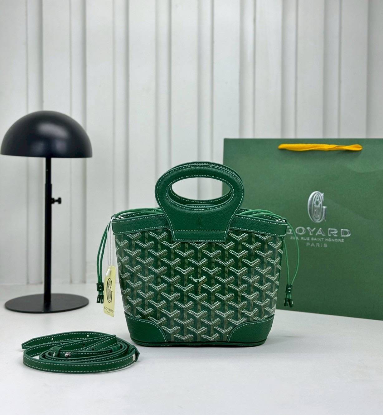 ORI หนังแท้ | Goyard Beluga Mini Bag กระเป๋าสะพายทรงบัคเก็ต พร้อมหูจับในตัว สะดวกใช้งาน ด้านในเป็นผ้าดีไซน์ผูก เพิ่มความน่ารักน่าใช้ สวยมากค่ะ