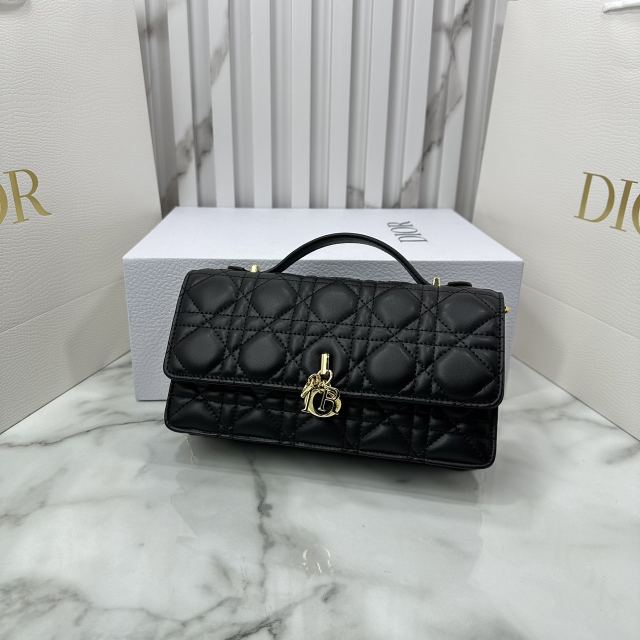 8.5" DIOR My Dior Mini Bag / Dior Clutch Bag กระเป๋าสะพายทรงคลัชทันสมัย หรูหราสง่างาม จะถือหรือสะพายก็ดูดีมีระดับ เกรดออริ 1:1 ใช้งานต่างประเทศได้