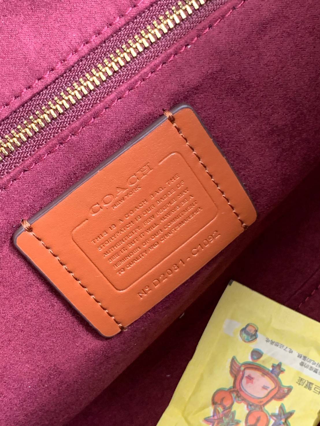 ของแท้ 💯% Limited edition XHBC COLLECTION COACH FIELD IN COLORBLOCK ((1092//1093)) 🌈พร้อมส่งสีหวานเหมาะกับหน้าร้อนนี้มากๆค่ะ! กระเป๋าหิ้ว//สะพายข้าง หนังแท้นิ่มตัดขอบกำมะหยี่ด้านบนได้อย่างสวยงามลงตัวค่ะ ปากกระเป๋าเปิดปิดแบบกระดุมแม่เหล็ก