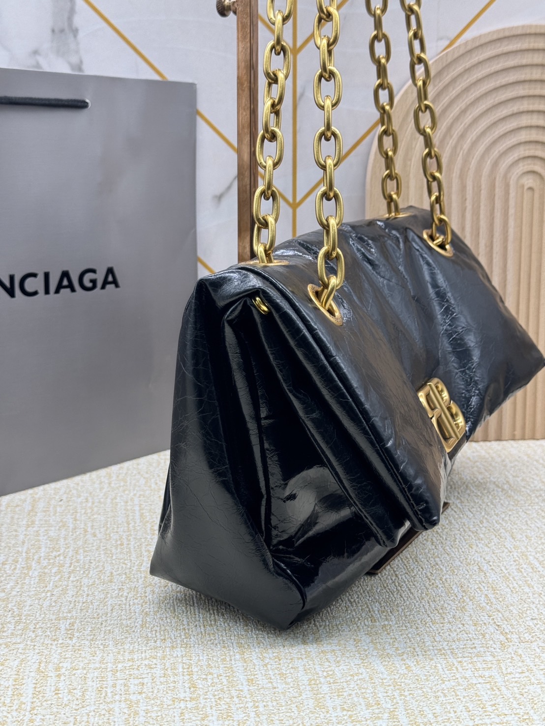 Balenciaga MONACO SMALL CHAIN BAG IN BLACK 28cm กระเป๋าทรงโท้ทใบใหญ่ งานหนังยับสวยเต็มใบ เกรดออริ สลับแท้ 1:1 ใช้งานต่างประเทศได้