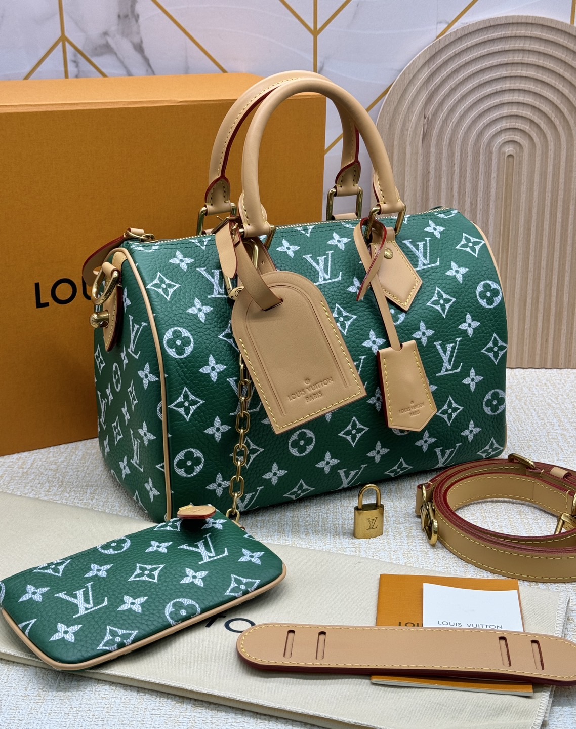 RUNWAY LV Speedy P9 Bandoulière 25 Soft Leather กระเป๋าสะพายสปีดี้รุ่นใหม่หรูหรา เกรดท็อปวีไอพี เกรดดีสุด 1:1 หนังแท้สวยงาม เก็บทุกรายละเอียด ใช้สลับแท้ ผ่านทุก ตม.
