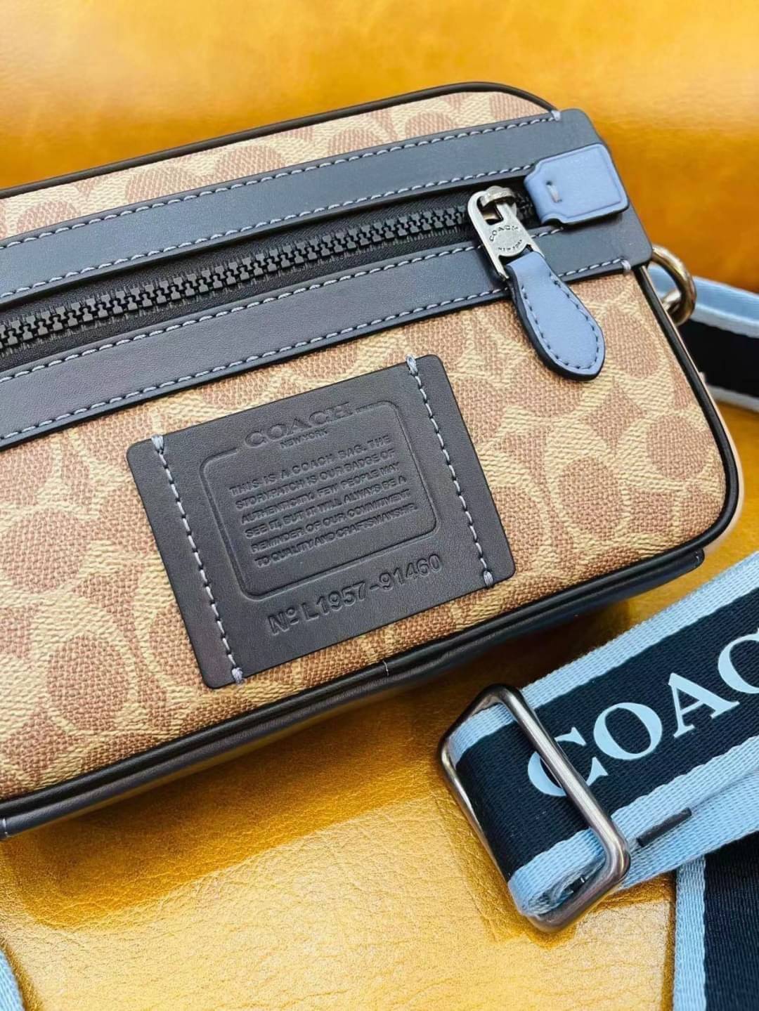 OUTLET 】Coach Mens 91460 camera bag slingbag พร้อมส่งที่ไทย