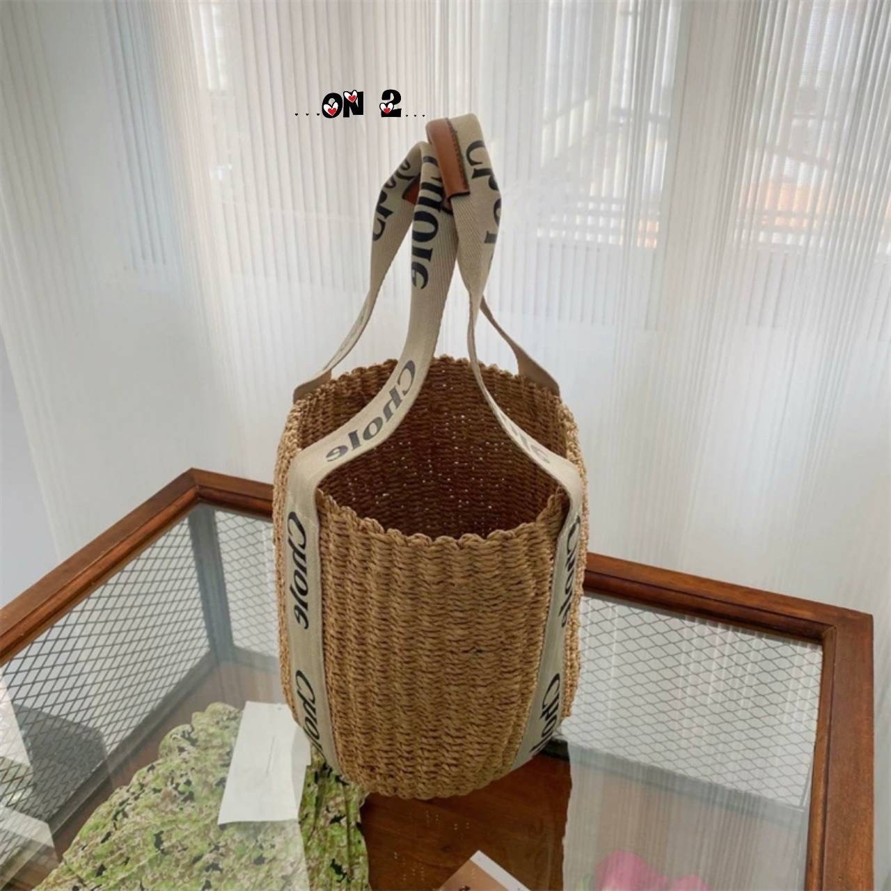 CHLOE small woody basket / Chloe bucket กระเป๋าสะพายสานทรงตะกร้า ใบเล็ก ยอดฮิตติดลมของแบรนด์ ด้วยวัสดุสังเคราห์จากธรรมชาติ สานทอเต็มใบออกมาเป็นลวดลายสวยงาม