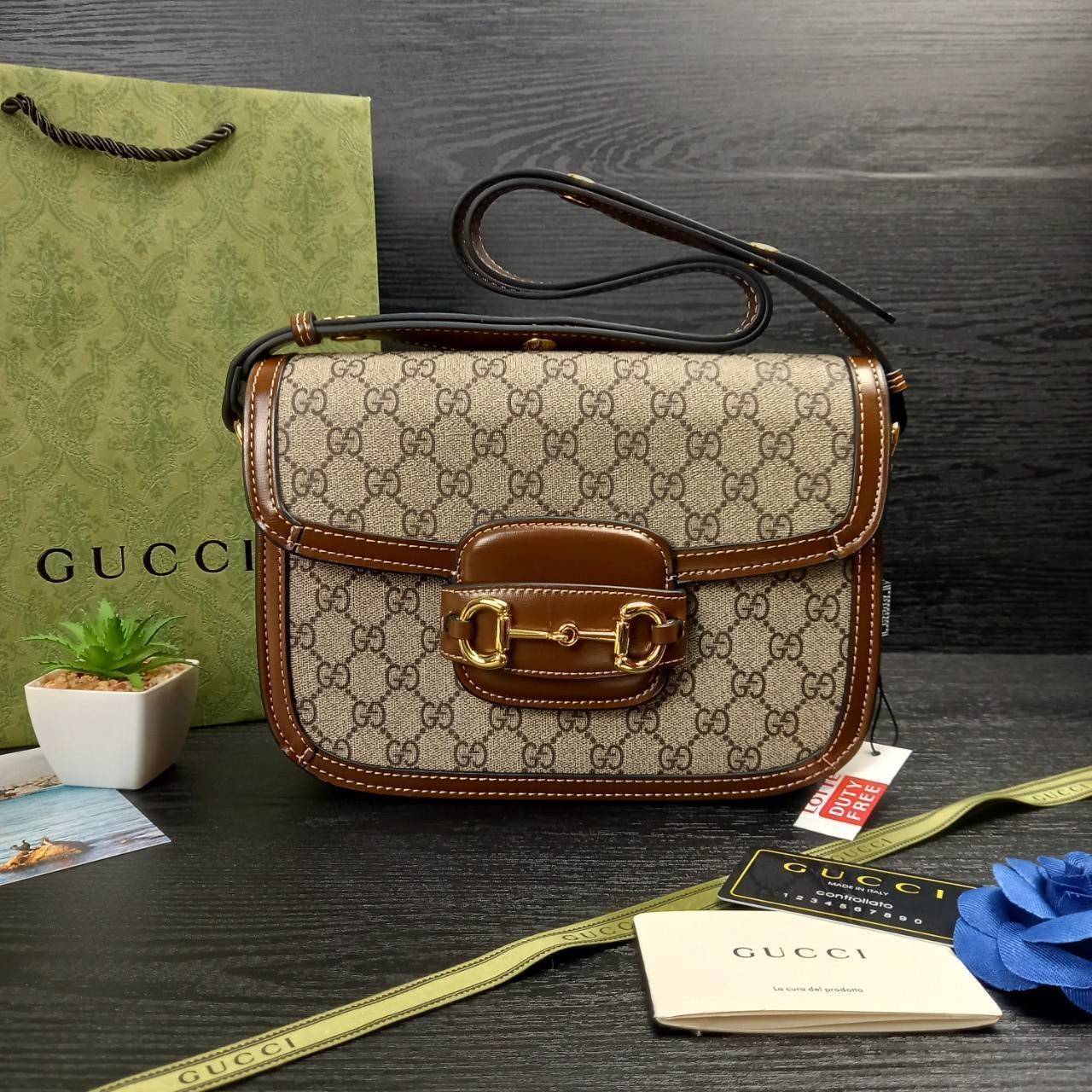 GUCCI HORSEBIT 1995 BAG / GG Supreme Shoulder 10" รุ่นฮิต คลาสสิค หรูหรา ใช้แล้วดูดีมีเสน่ห์ขึ้นทันที สายยาวคล้องบ่าได้ ปรับยาวคลอสบอดี้ได้ หนังแคนวาส สล้บหนังแท้