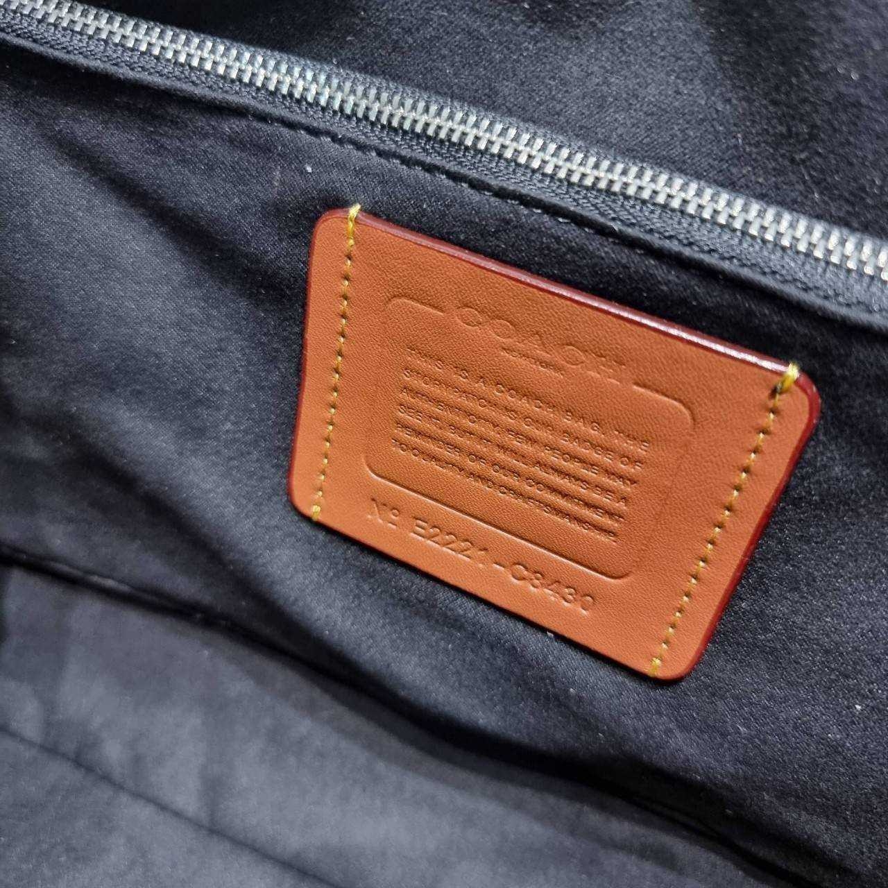 COACH Soft Tabby Messenger In Signature Canvas C8430 CH769 ไอเท็มที่หนุ่มๆต้องไม่พลาด กระเป๋าทรงแมสเซนเจอร์ใบใหญ่กำลังพอดี พร้อมด้วยสายสะพาย 2 เส้น