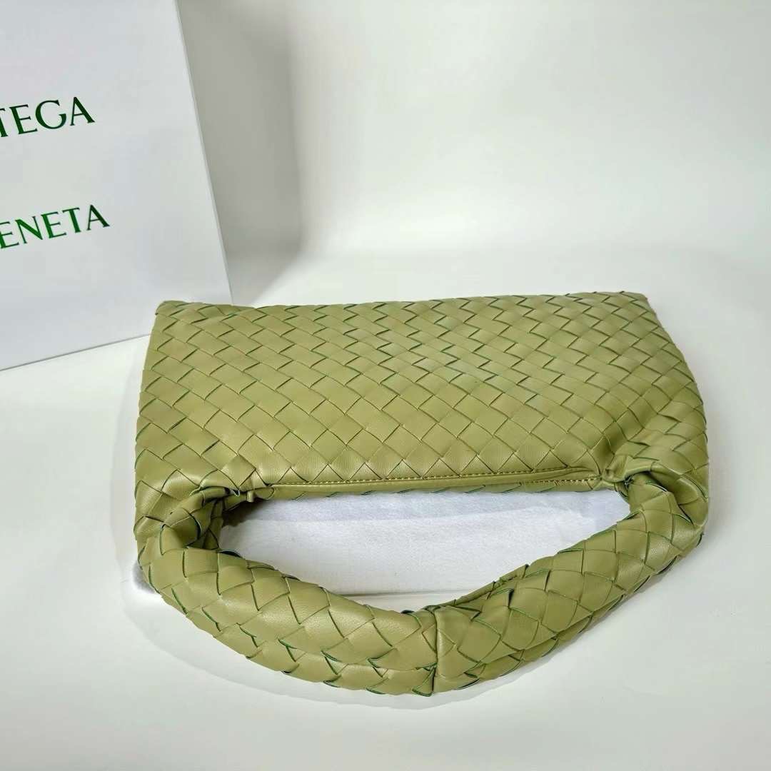 BOTTEGA intrecciato hobo shoulder bag / Bottega Hop Bag กระเป๋าทรงโฮโบ จุของได้เยอะ เกรดออริ สลับแท้ 1:1 ใช้งานต่างประเทศได้
