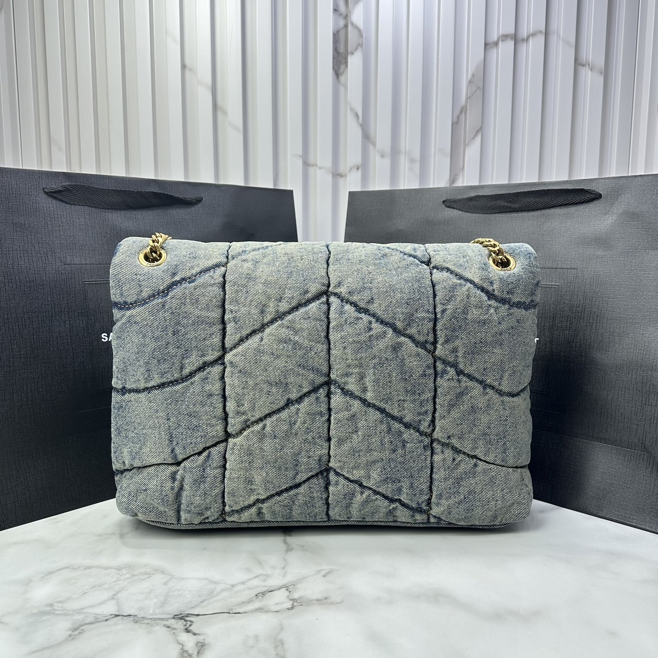 YSL PUFFER MEDIUM in suede and denim / YSL Loulou Denim Shoulder bag กระเป๋าสะพายเดนิมเย็บลายเชฟรอนควิลท์