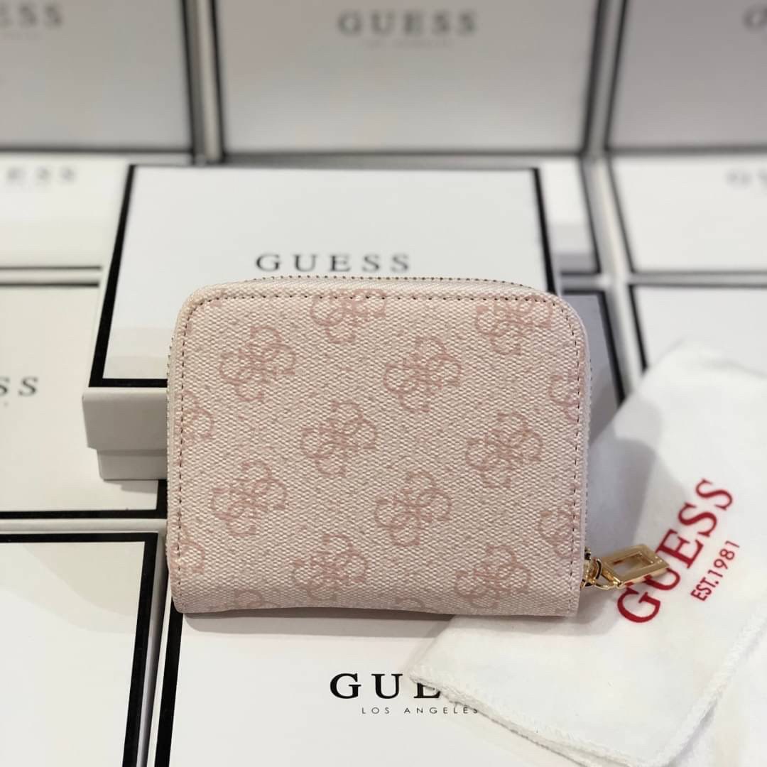 GUESS Women’s Small Wallet กระเป๋าสตางค์แบบสั้น อะไหล่ทอง ขนาดกะทัดรัดพกพาสะดวก ช่องใส่บัตรได้ถึง 6 ช่อง